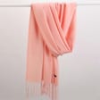 Jednokolorowy Szalik damski duży Cashmere frędzle SZA-02 kolor łososiowy