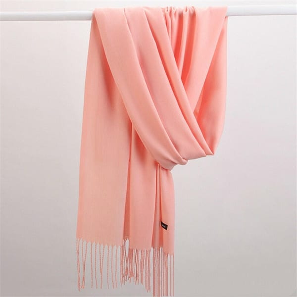Jednokolorowy Szalik damski duży Cashmere frędzle SZA-02 kolor łososiowy