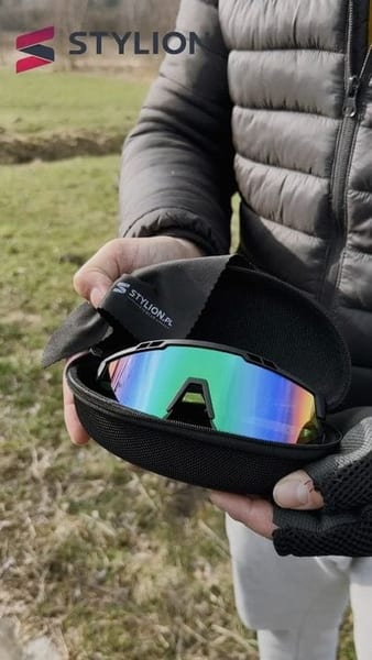 Sportowe okulary przeciwsłoneczne z filtrem UV400 Black/Green SVM-13C