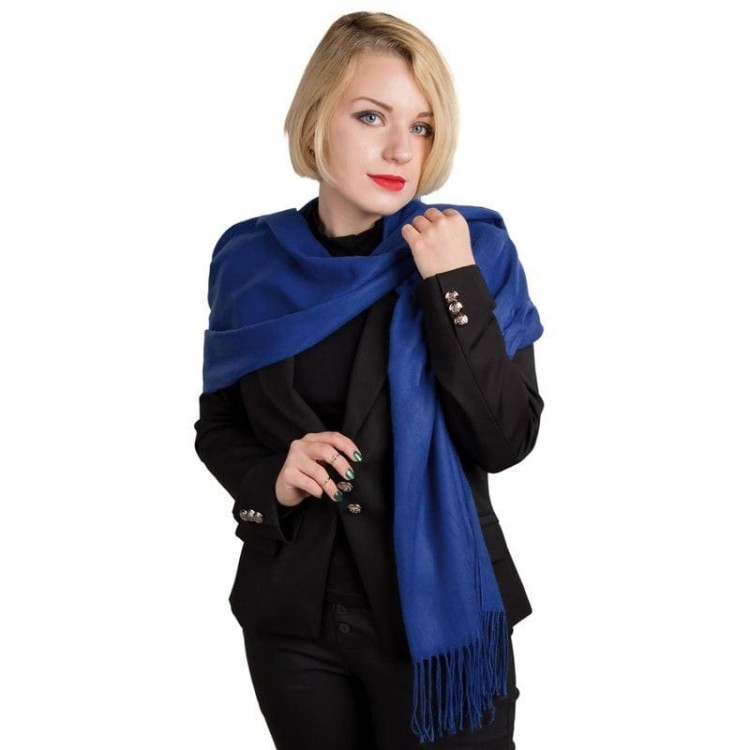 Jednokolorowy Szalik damski duży Cashmere frędzle SZA-06 kolor granatowy