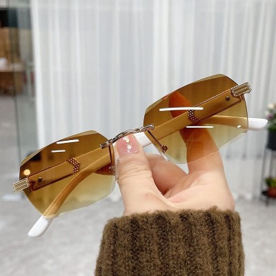 Damskie okulary przeciwsłoneczne Glamour bezramkowe prostokątne SKK-03A