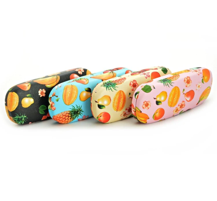 Twarde etui na okulary kremowe w kolorowe owoce ET-109C