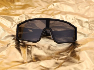 Sportowe okulary przeciwsłoneczne z polaryzacją i filtrem UV400 Czarne POL-464