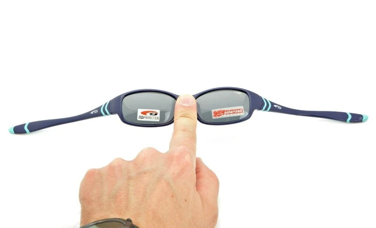 Okulary przeciwsłoneczne dla dzieci z polaryzacją Goggle E964-1P + gumka