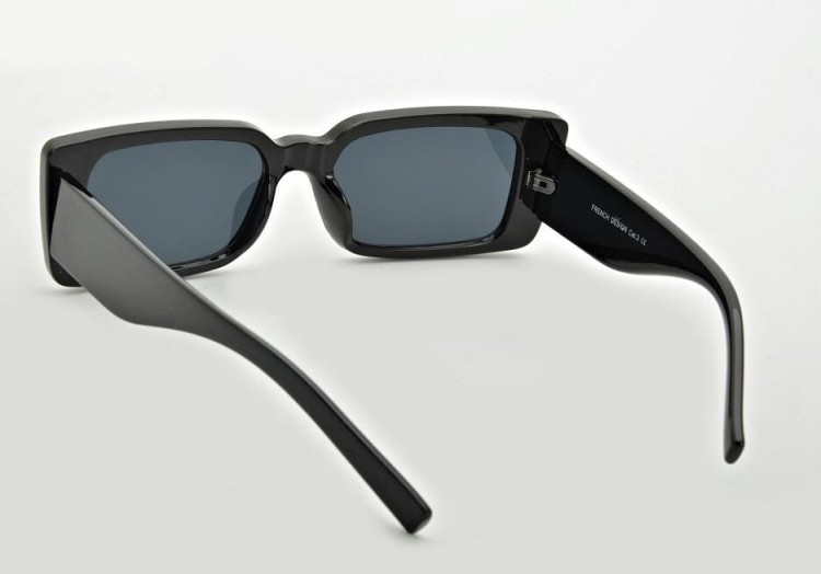 Prostokątne nowoczesne okulary przeciwsłoneczne czarne CO-391