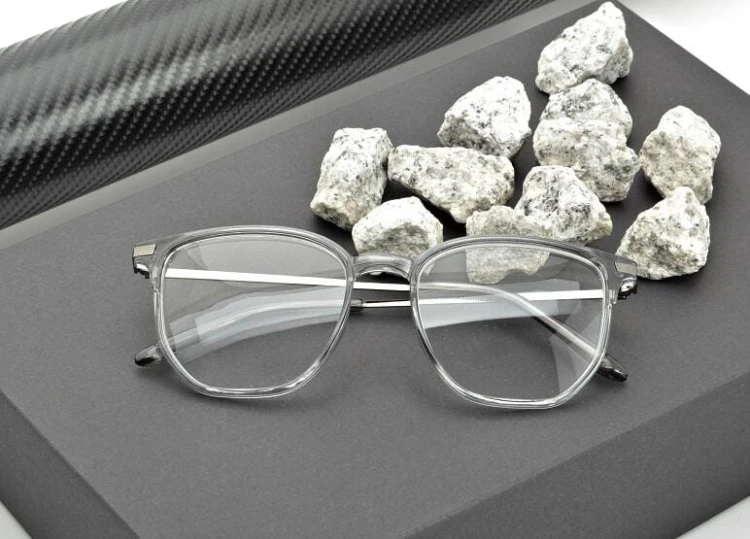 Plusy +1.50 szare okulary do czytania kwadratowe korekcyjne ST322