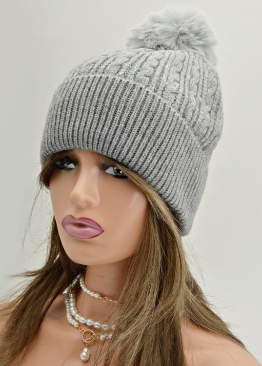 Damska czapka zimowa z pomponem szara ST-564C