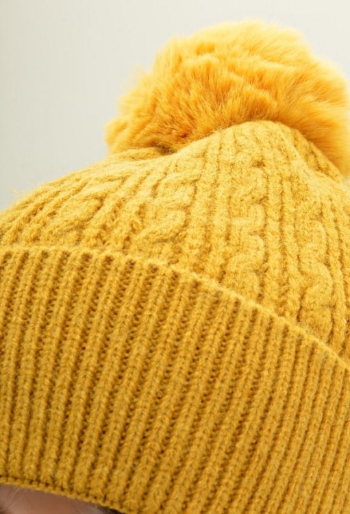 Damska czapka zimowa z pomponem musztardowa ST-564E