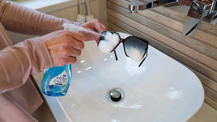 Innowacyjny japoński szampon do okularów zapach kwiatowy 200ml