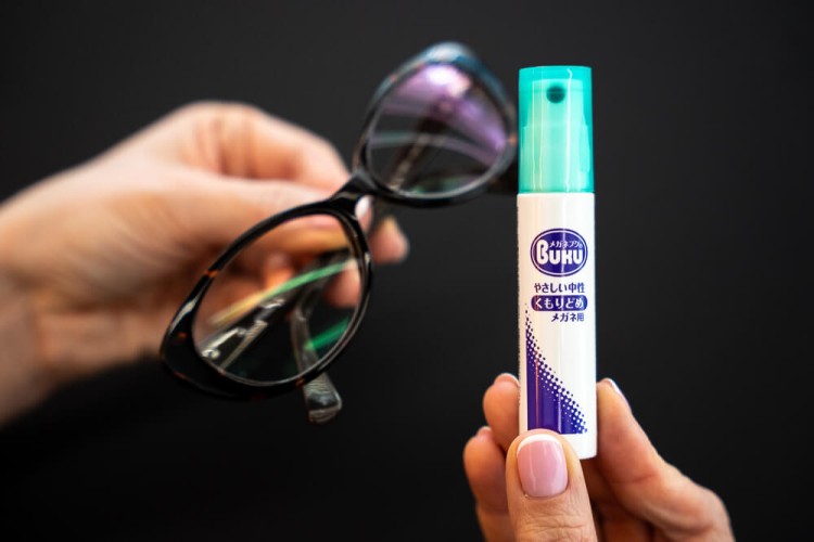 Japoński płyn antypara z ochroną przed brudem w okularach SOFT99 spray 18ml