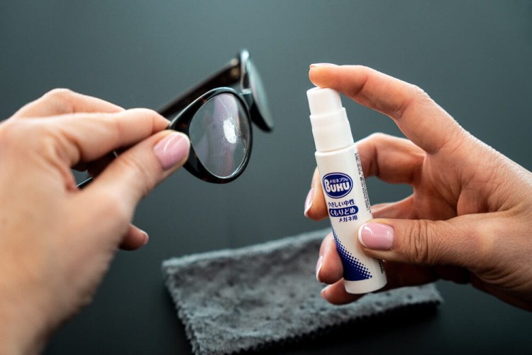 Japoński płyn antypara z ochroną przed brudem w okularach SOFT99 spray 18ml