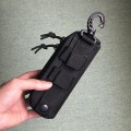 Taktyczne etui na okulary na zamek turystyczne z karabińczykiem czarne.jpg