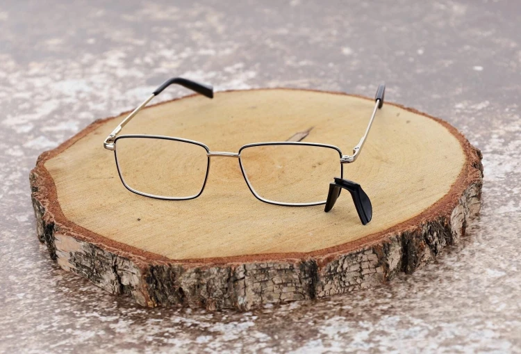 Plusy +1.50 Męskie okulary do czytania korekcyjne FLEX ST333 srebrne