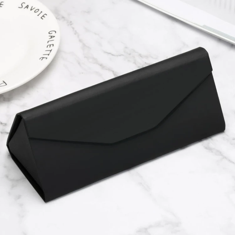 Etui na okulary składane w trójkąt ET-133F czarny mat