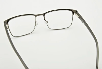 Plusy +1.75 Męskie okulary do czytania korekcyjne ST330 ze skazą!