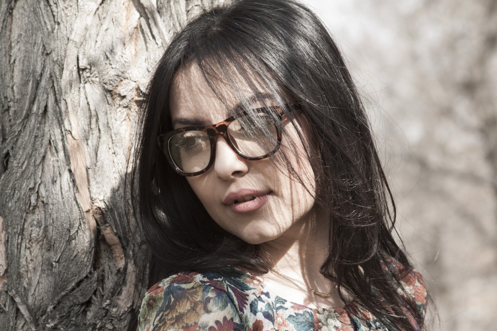 Jakie okulary do podłużnej twarzy?